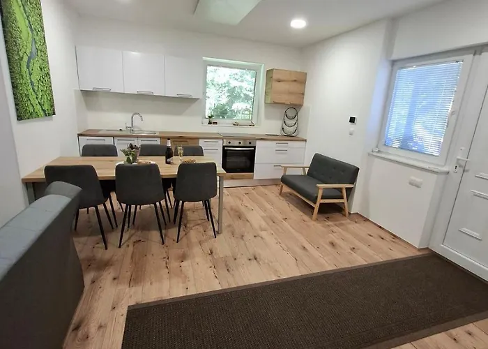 Apartma Pohorc - Macesen Apartment *